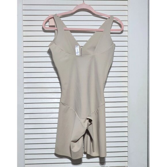 NWT Leonisa Women's Beige Undetectable Step-In Mid-Thigh Body Shaper Size L 3175 - Picture 2 of 12